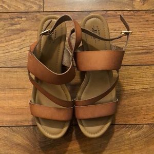 G.H. Bass & Co. tan Grace wedges
